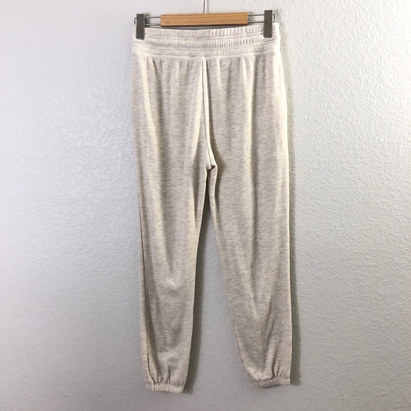 Beyond Yoga Cross Paths Oatmeal Heather Joggers - Picture 4 of 4